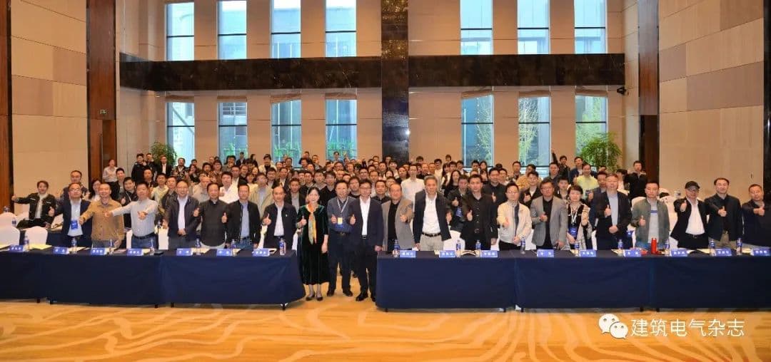 1698468796126776. jpg