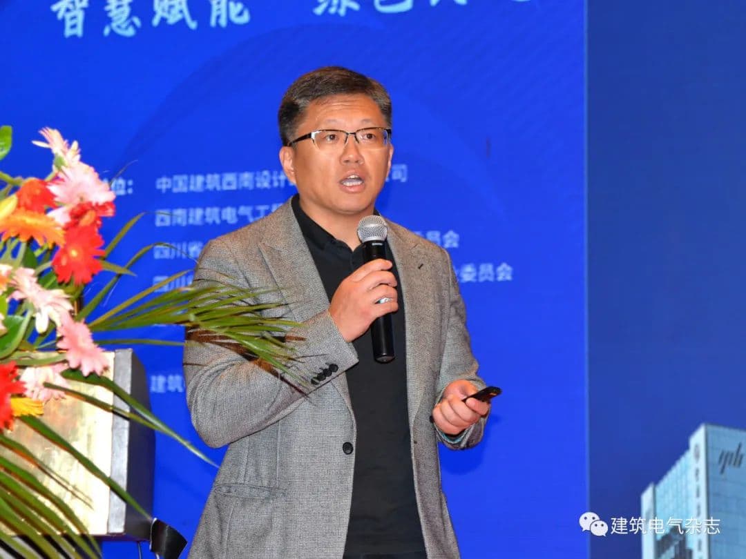 1698468865943921. jpg